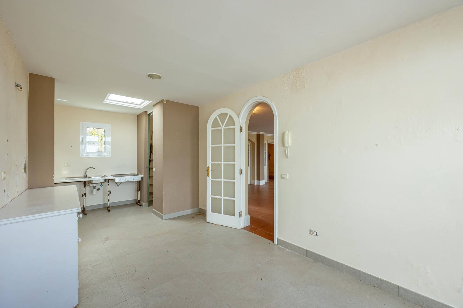 6 bedroom Villa for sale in Santa Brigida with garage - € 1,480,000 (Ref: 9686434)