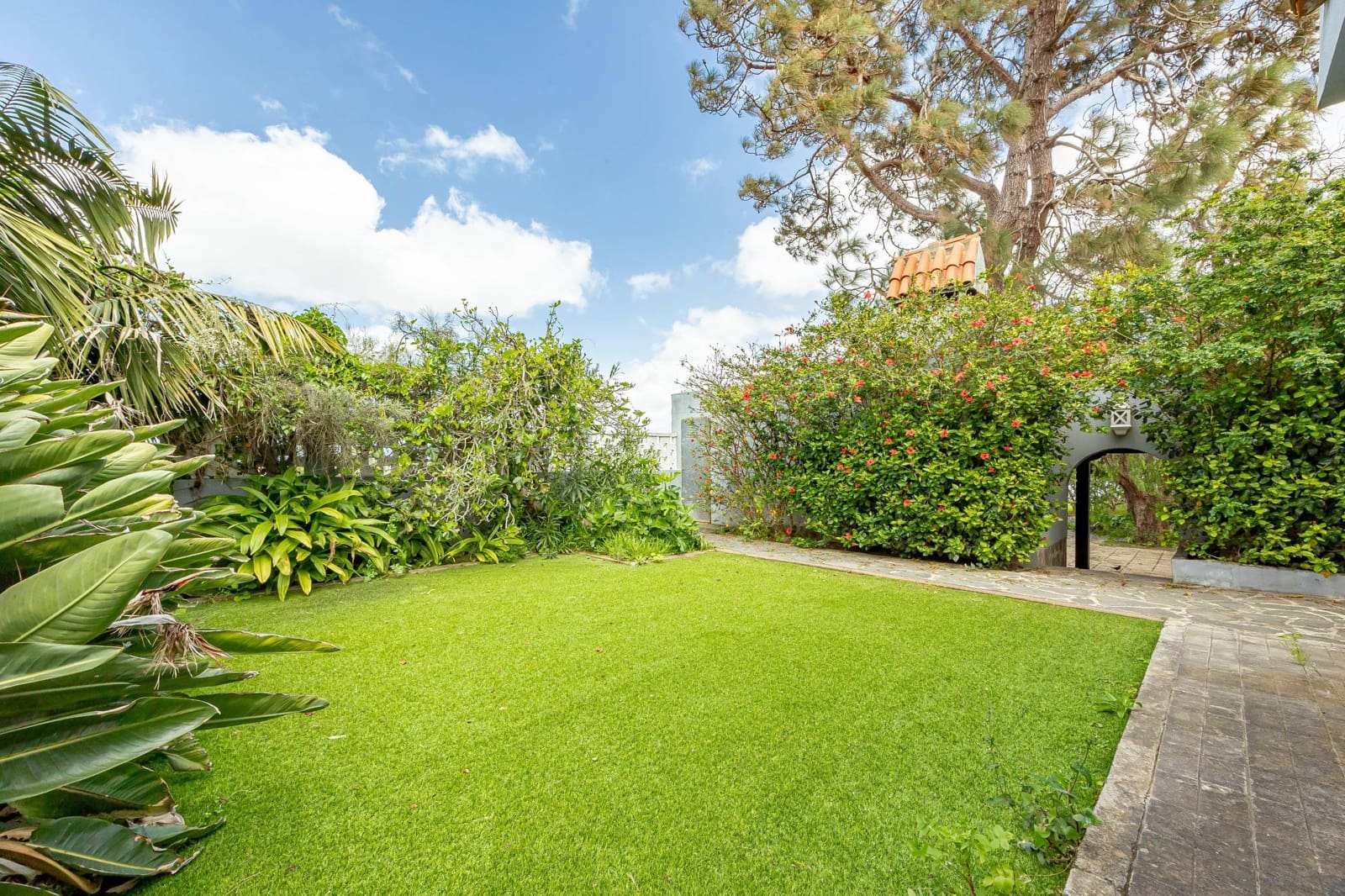 6 bedroom Villa for sale in Santa Brigida with garage - € 1,480,000 (Ref: 9686434)