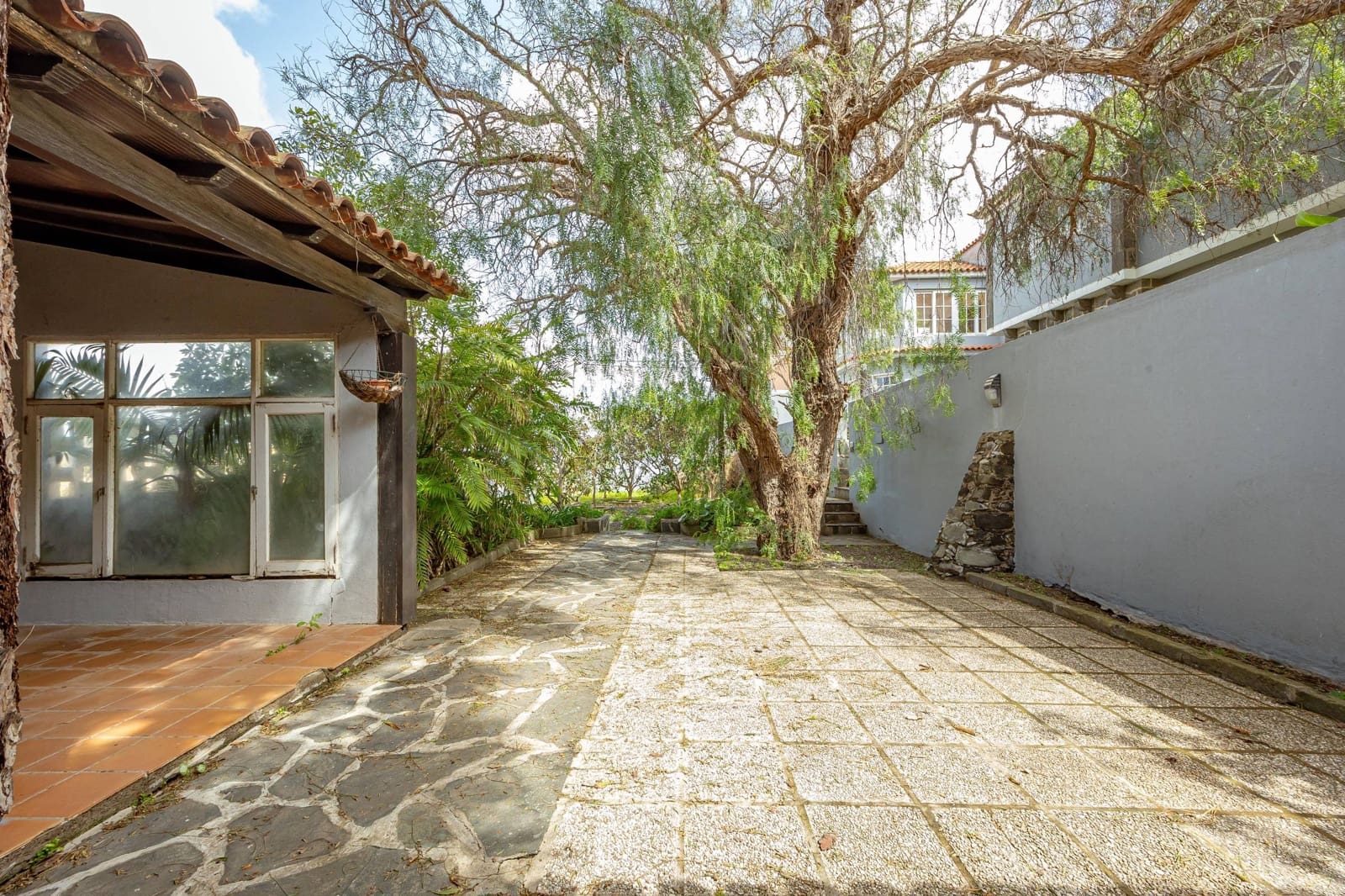 6 bedroom Villa for sale in Santa Brigida with garage - € 1,480,000 (Ref: 9686434)