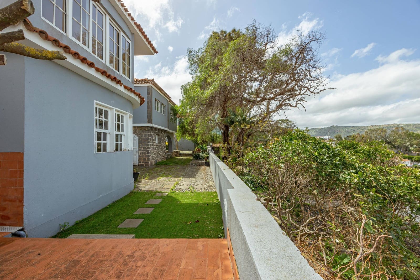 6 bedroom Villa for sale in Santa Brigida with garage - € 1,480,000 (Ref: 9686434)