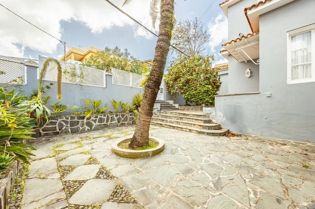 6 soveværelse Villa til salg i Santa Brígida med garage - € 1.480.000 (Ref: 9686434)