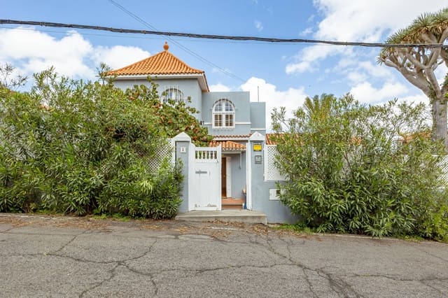 6 soveværelse Villa til salg i Santa Brígida med garage - € 1.480.000 (Ref: 9686434)