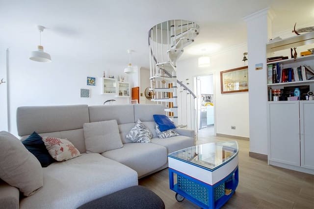 3 soverom Penthouse til salgs i Las Palmas de Gran Canaria med garasje - € 470 000 (Ref: 9686435)