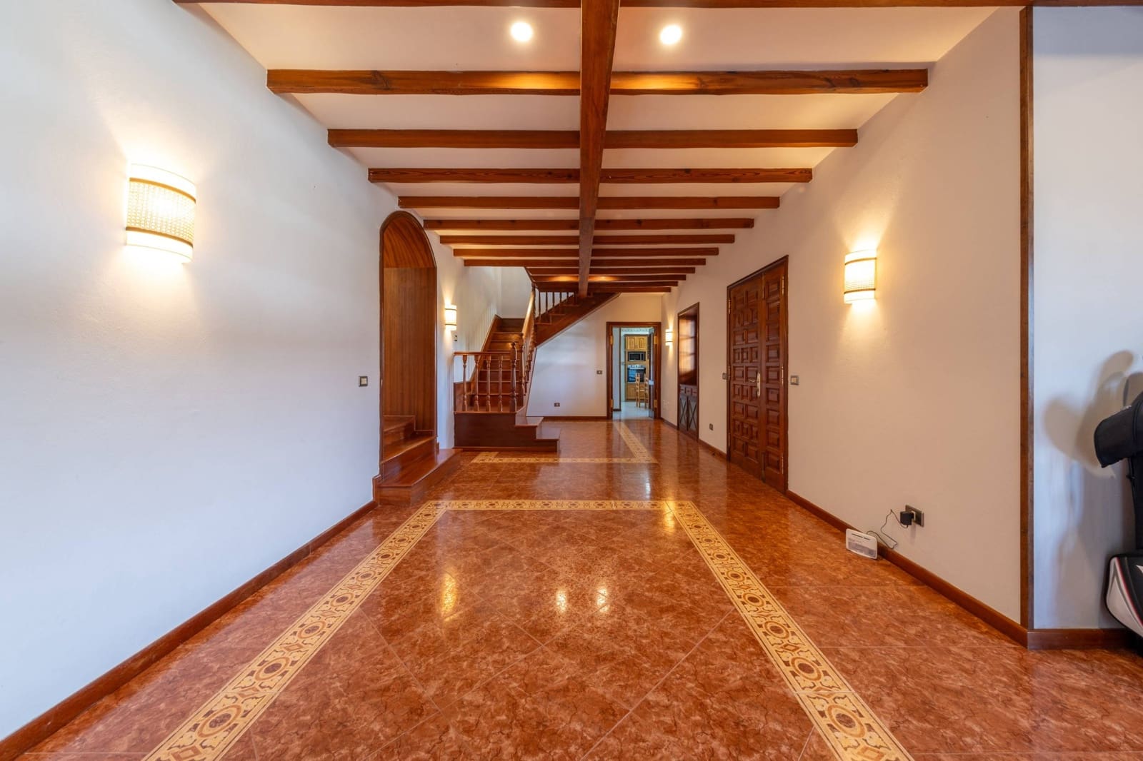 4 quarto Moradia para arrendar em Las Palmas de Gran Canaria - 2 500 € (Ref: 9690620)