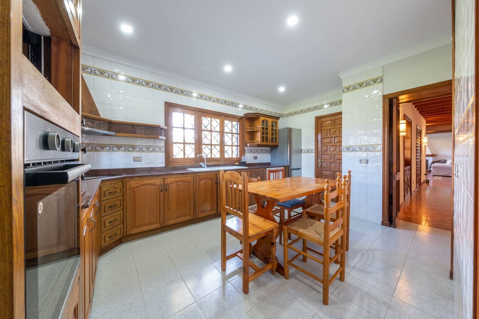 4 quarto Moradia para arrendar em Las Palmas de Gran Canaria - 2 500 € (Ref: 9690620)