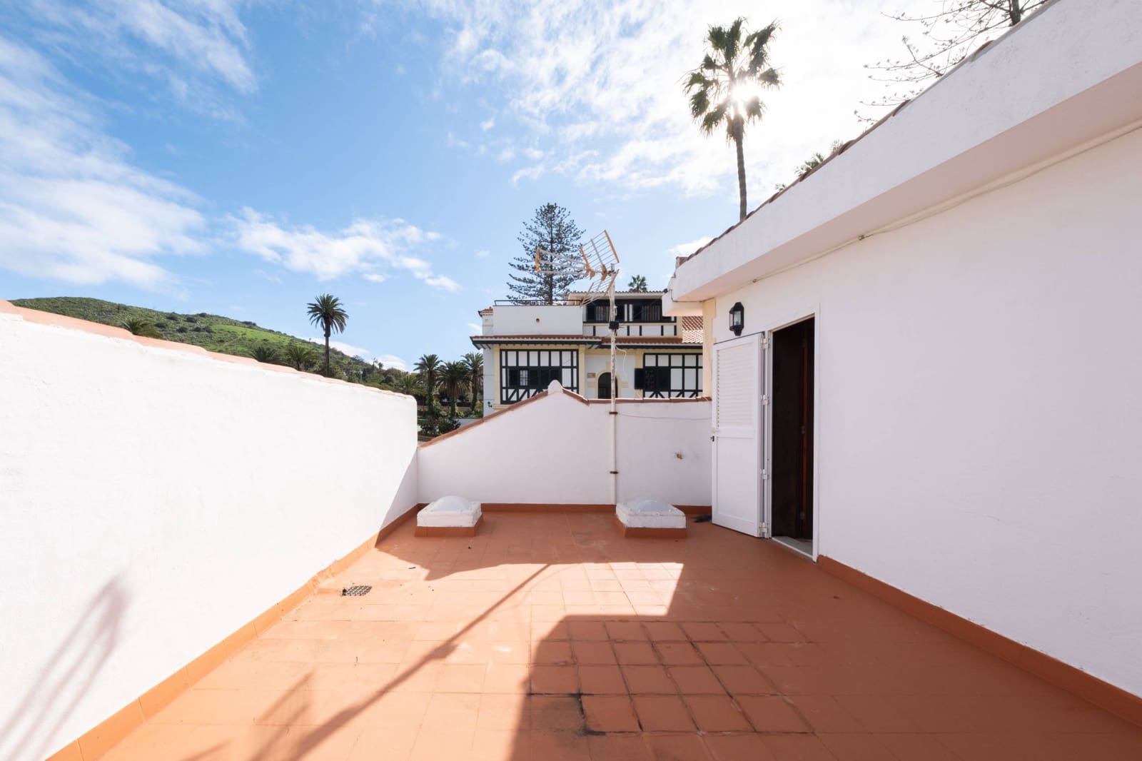 4 quarto Moradia para arrendar em Las Palmas de Gran Canaria - 2 500 € (Ref: 9690620)