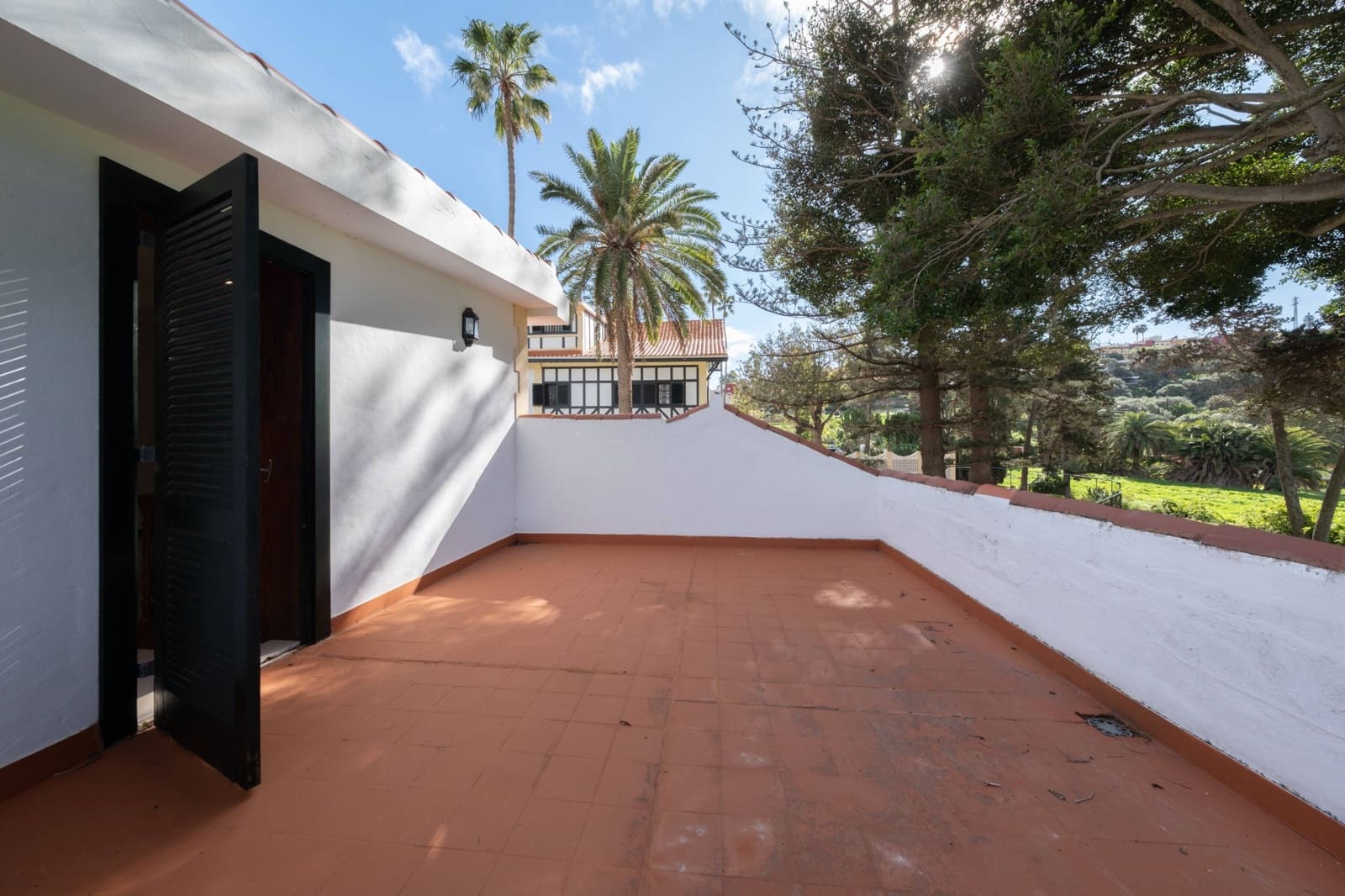 4 quarto Moradia para arrendar em Las Palmas de Gran Canaria - 2 500 € (Ref: 9690620)