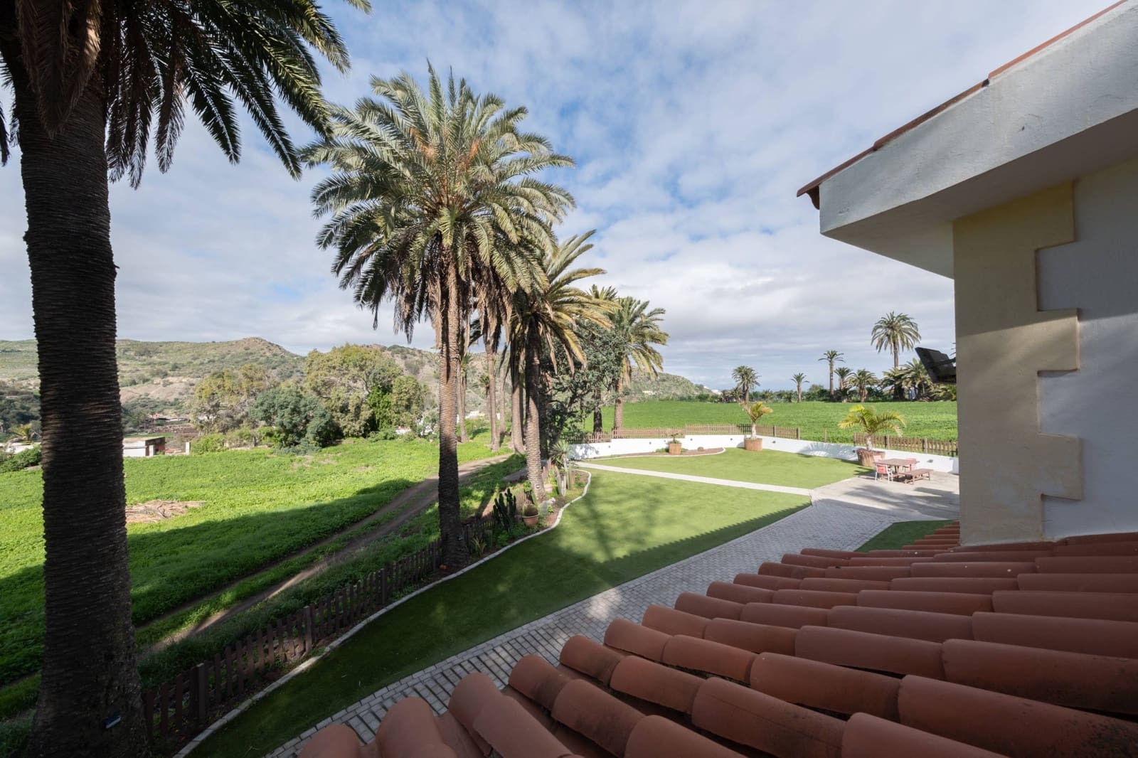 4 quarto Moradia para arrendar em Las Palmas de Gran Canaria - 2 500 € (Ref: 9690620)