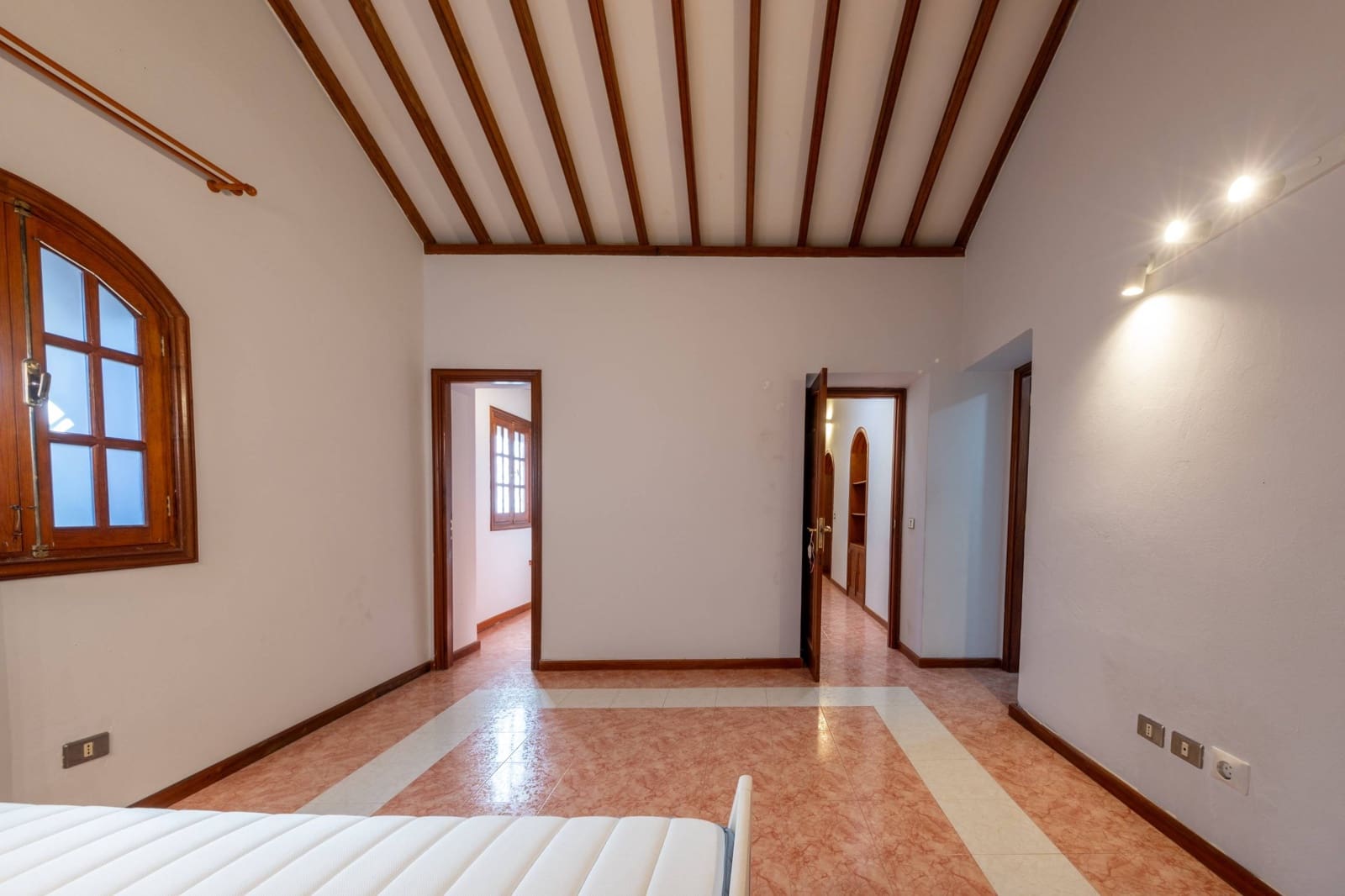 6 quarto Moradia para venda em Las Palmas de Gran Canaria - 1 500 000 € (Ref: 9690621)
