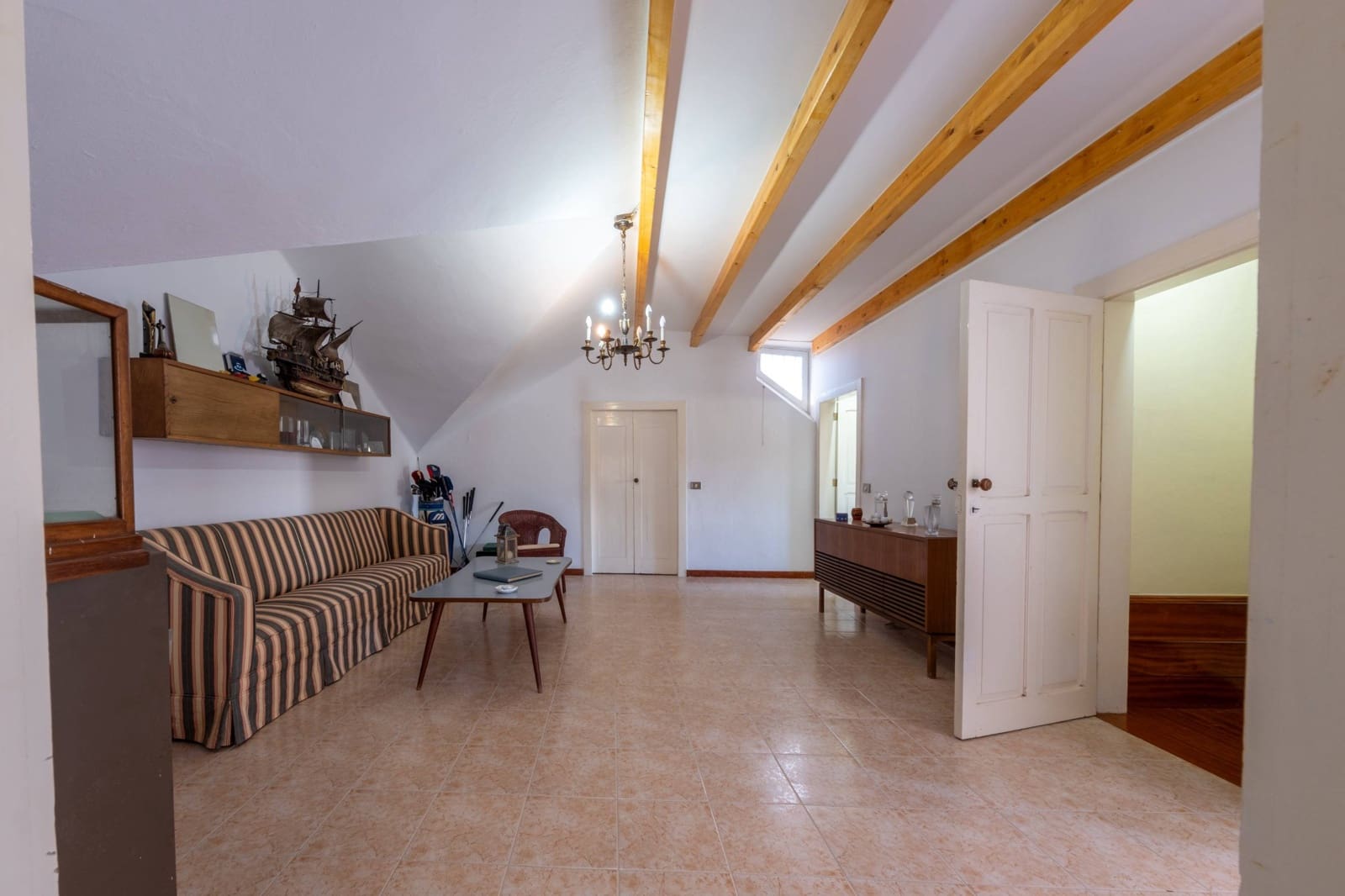 5 bedroom Villa for sale in Las Palmas de Gran Canaria - € 800,000 (Ref: 9690622)