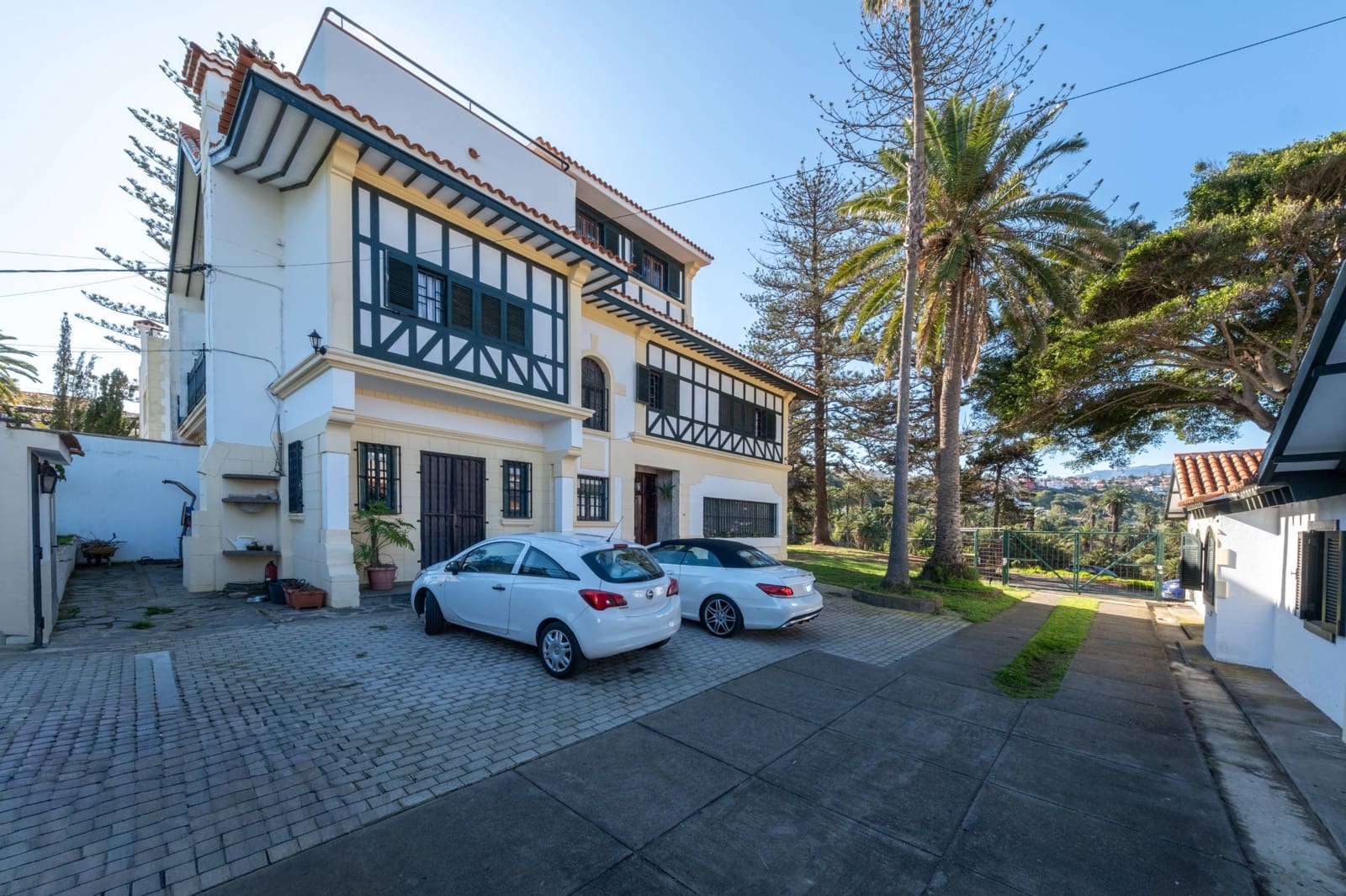 5 bedroom Villa for sale in Las Palmas de Gran Canaria - € 800,000 (Ref: 9690622)