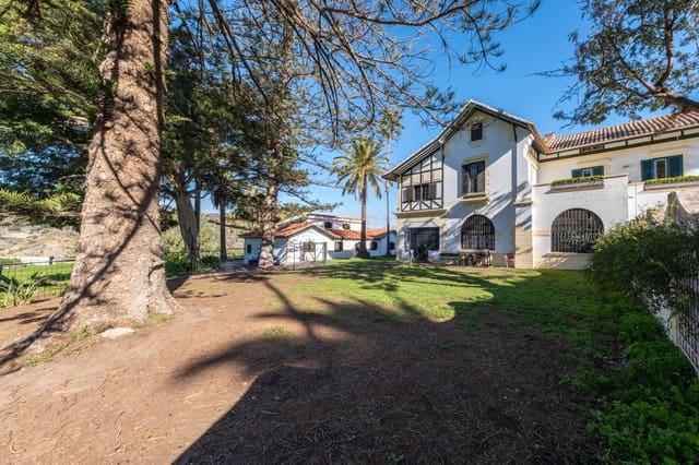 5 bedroom Villa for sale in Tafira, Las Palmas de Gran Canaria - € 800,000 (Ref: 9690622)