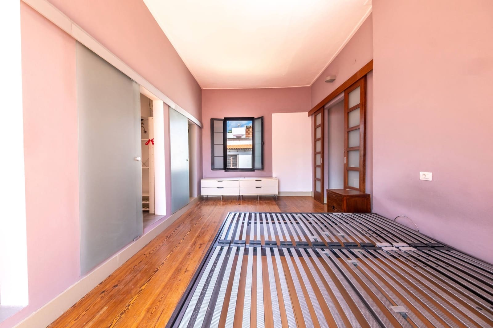 2 bedroom Townhouse for sale in Las Palmas de Gran Canaria - € 440,000 (Ref: 9690623)