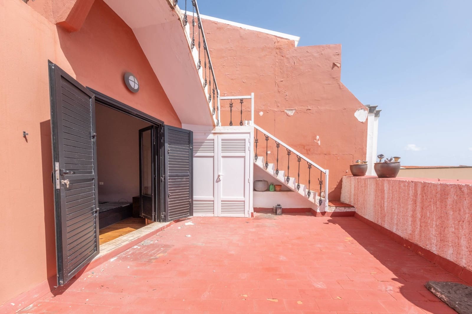2 bedroom Townhouse for sale in Las Palmas de Gran Canaria - € 440,000 (Ref: 9690623)