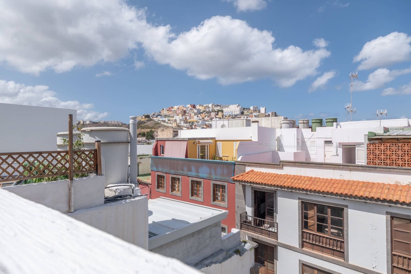 2 bedroom Townhouse for sale in Las Palmas de Gran Canaria - € 440,000 (Ref: 9690623)