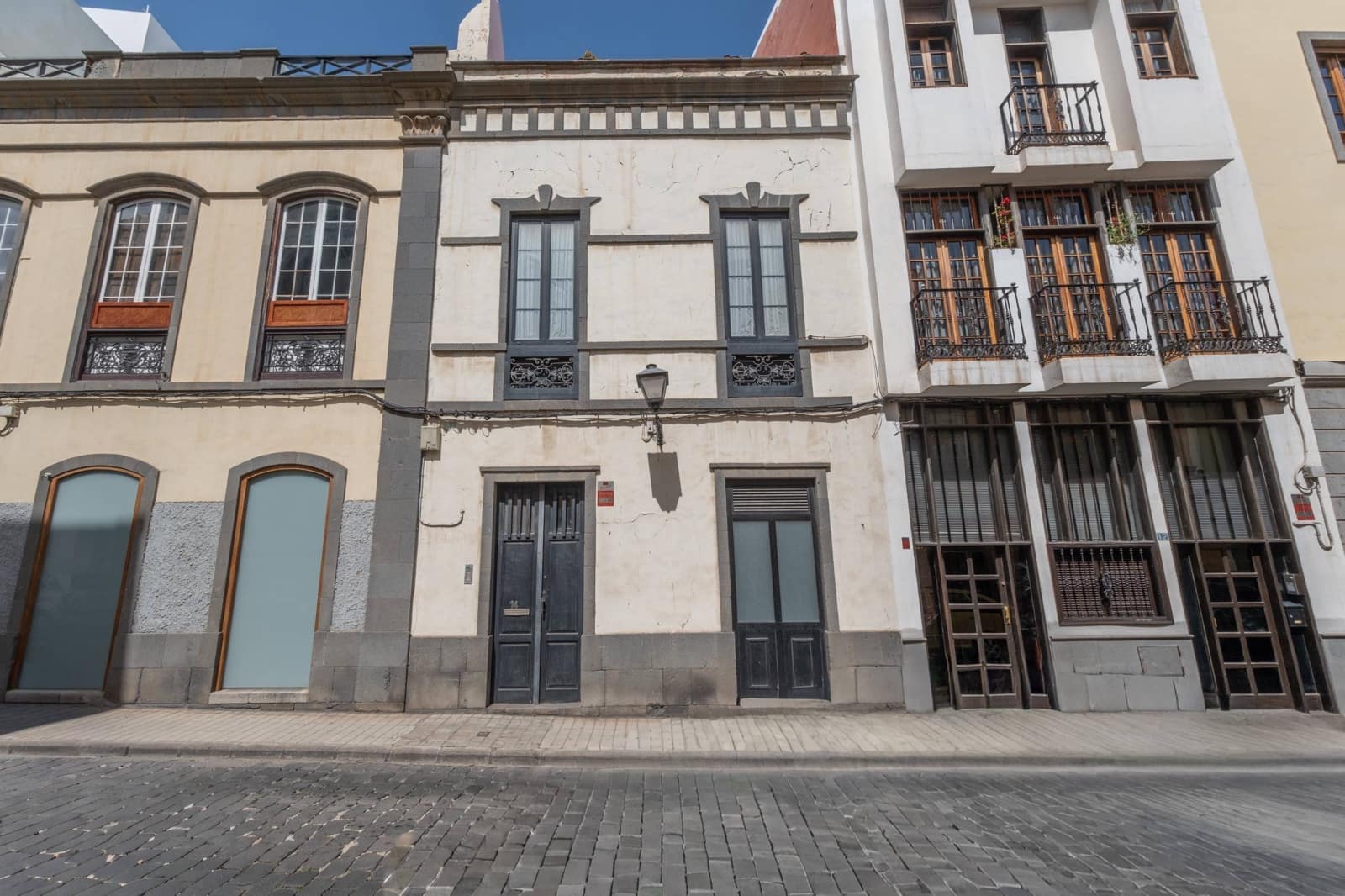 2 bedroom Townhouse for sale in Las Palmas de Gran Canaria - € 440,000 (Ref: 9690623)