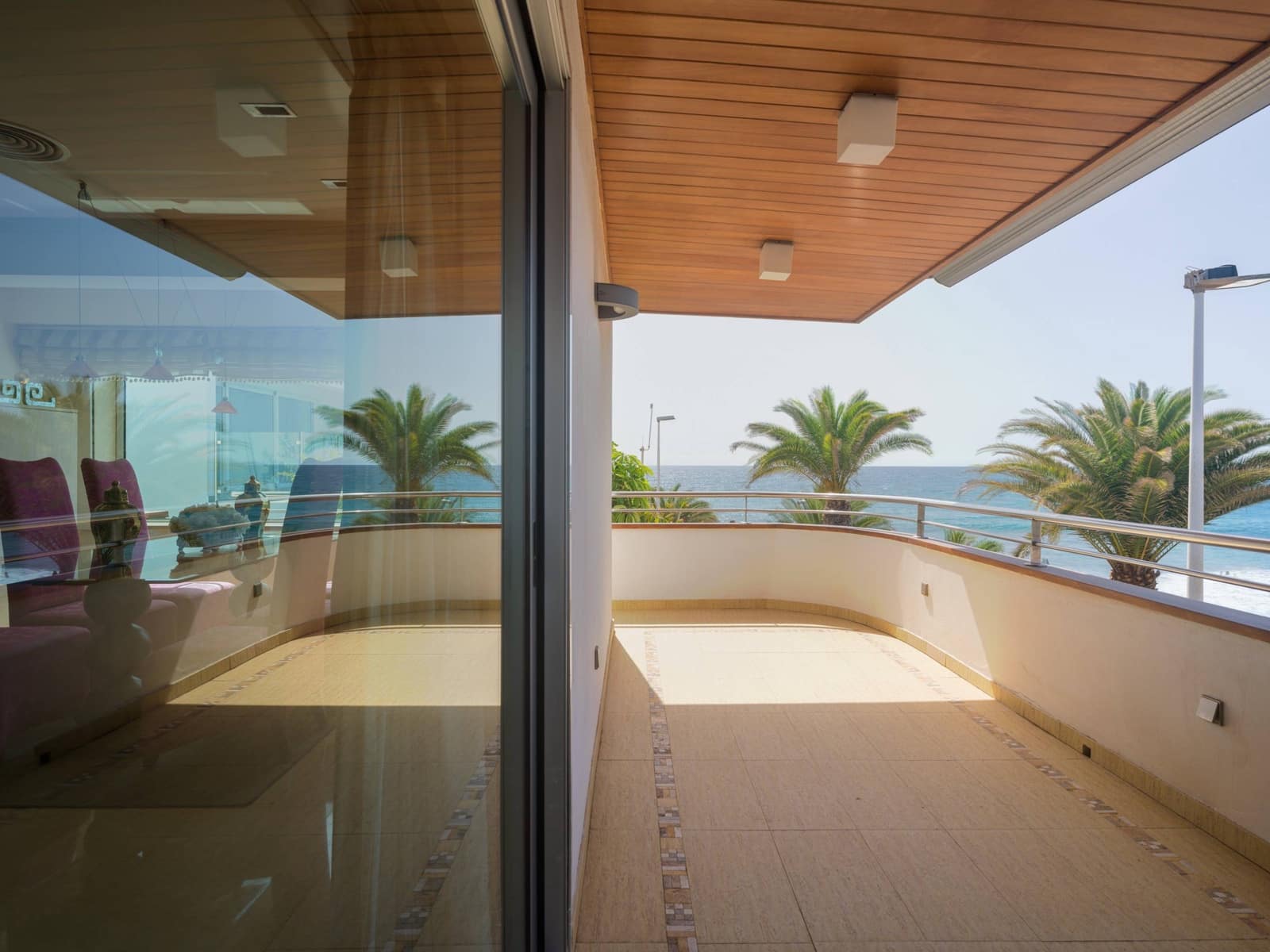5 quarto Bungalow para venda em San Bartolome de Tirajana - 1 699 000 € (Ref: 9698835)