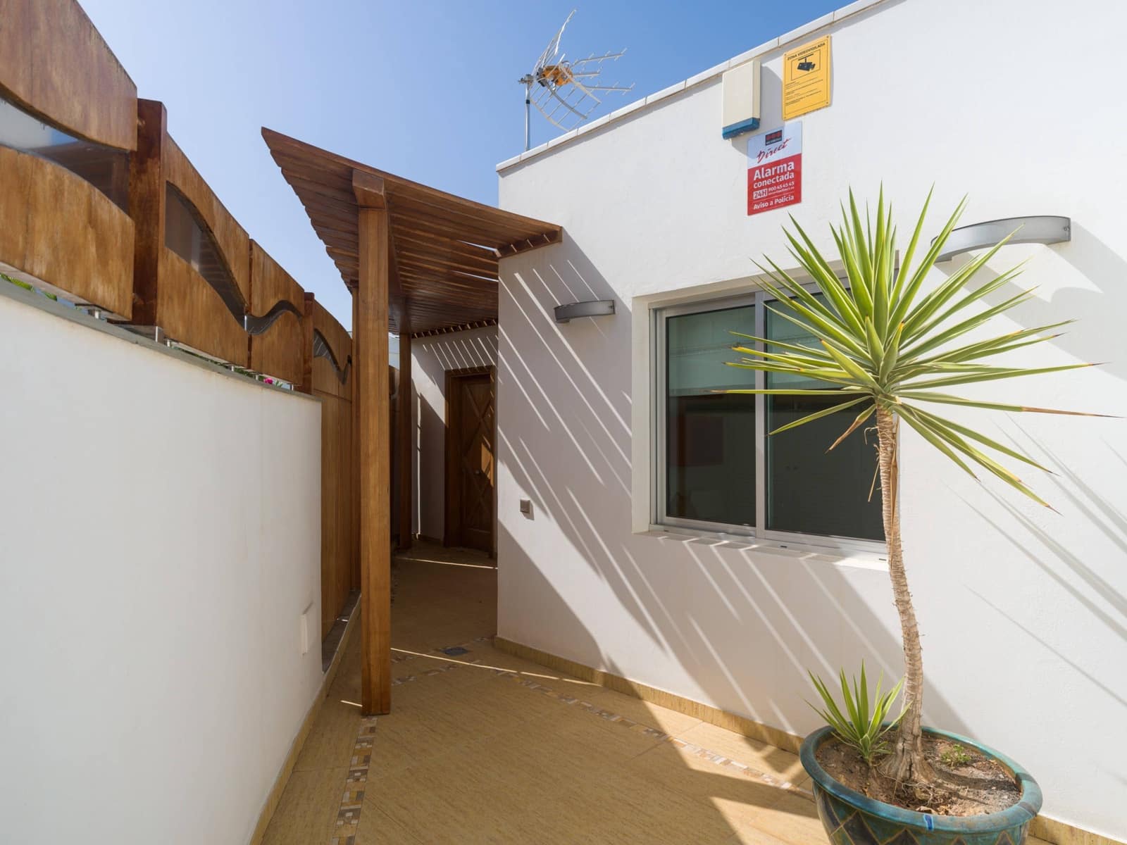 5 quarto Bungalow para venda em San Bartolome de Tirajana - 1 699 000 € (Ref: 9698835)