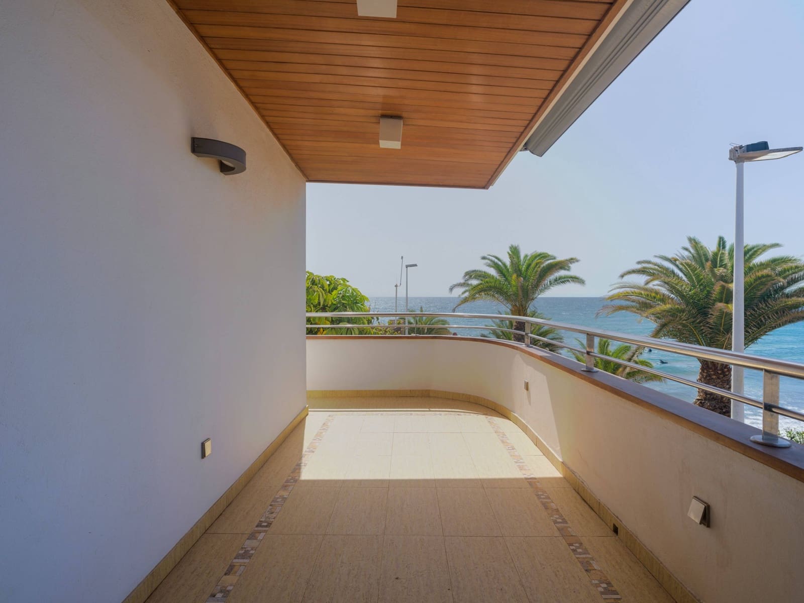 5 quarto Bungalow para venda em San Bartolome de Tirajana - 1 699 000 € (Ref: 9698835)