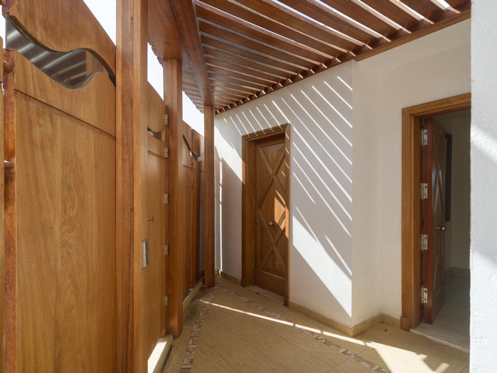 5 quarto Bungalow para venda em San Bartolome de Tirajana - 1 699 000 € (Ref: 9698835)