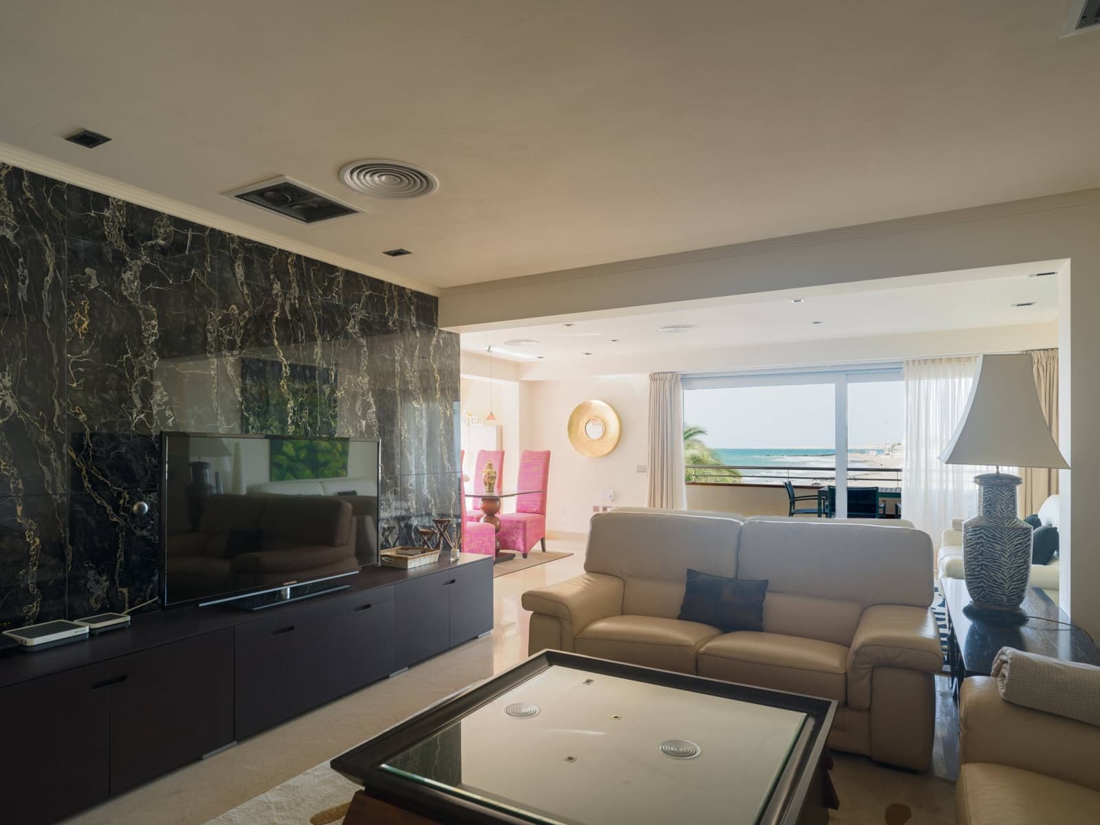 5 quarto Bungalow para venda em San Bartolome de Tirajana - 1 699 000 € (Ref: 9698835)