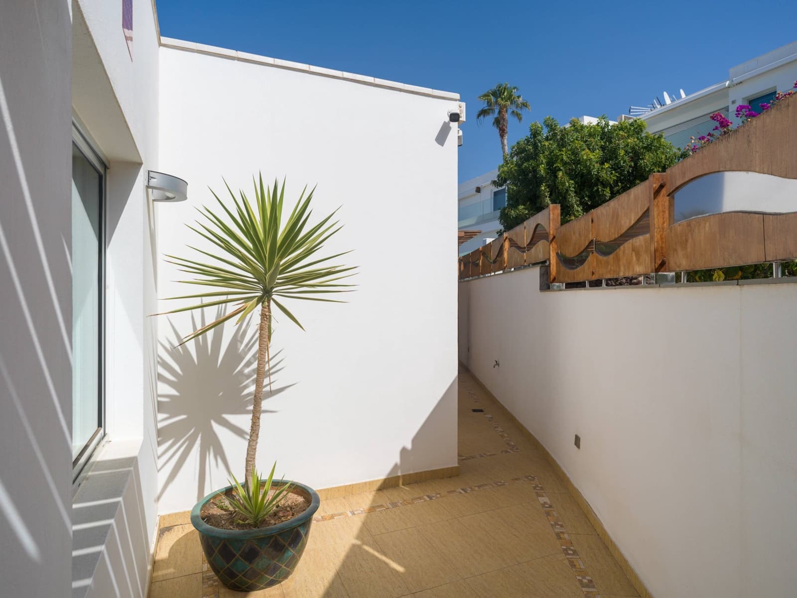 5 quarto Bungalow para venda em San Bartolome de Tirajana - 1 699 000 € (Ref: 9698835)