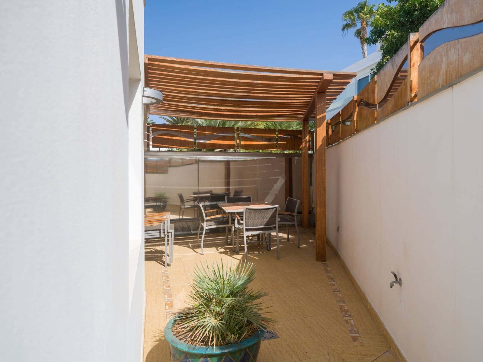 5 quarto Bungalow para venda em San Bartolome de Tirajana - 1 699 000 € (Ref: 9698835)