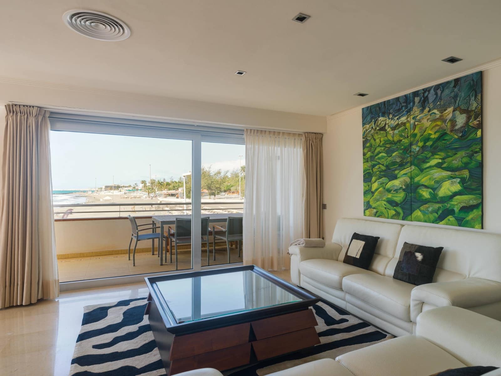 5 quarto Bungalow para venda em San Bartolome de Tirajana - 1 699 000 € (Ref: 9698835)