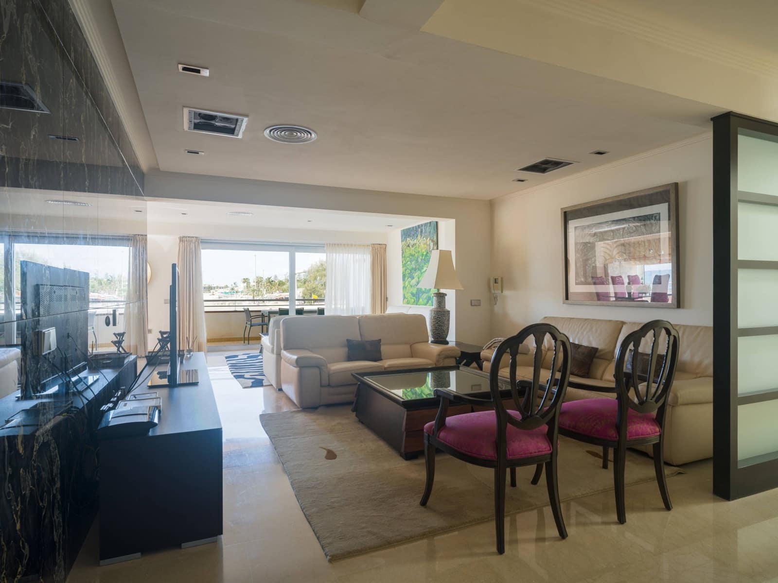 5 quarto Bungalow para venda em San Bartolome de Tirajana - 1 699 000 € (Ref: 9698835)
