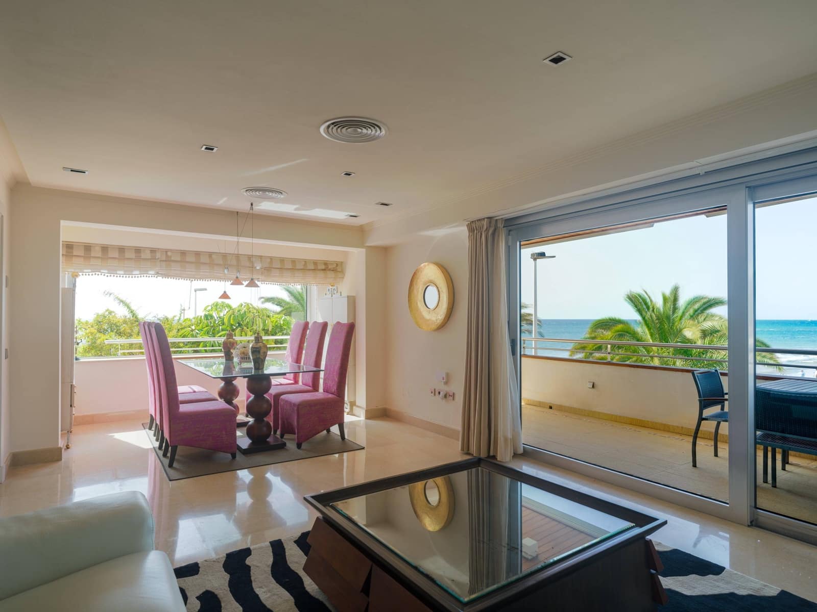 5 quarto Bungalow para venda em San Bartolome de Tirajana - 1 699 000 € (Ref: 9698835)