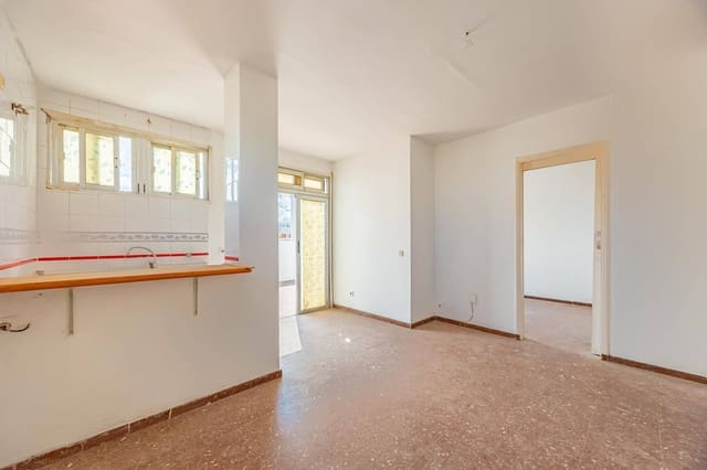 1 bedroom Penthouse for sale in Las Palmas de Gran Canaria with garage - € 350,000 (Ref: 9701640)