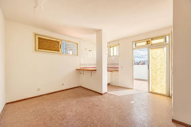 1 bedroom Penthouse for sale in Las Palmas de Gran Canaria with garage - € 350,000 (Ref: 9701640)