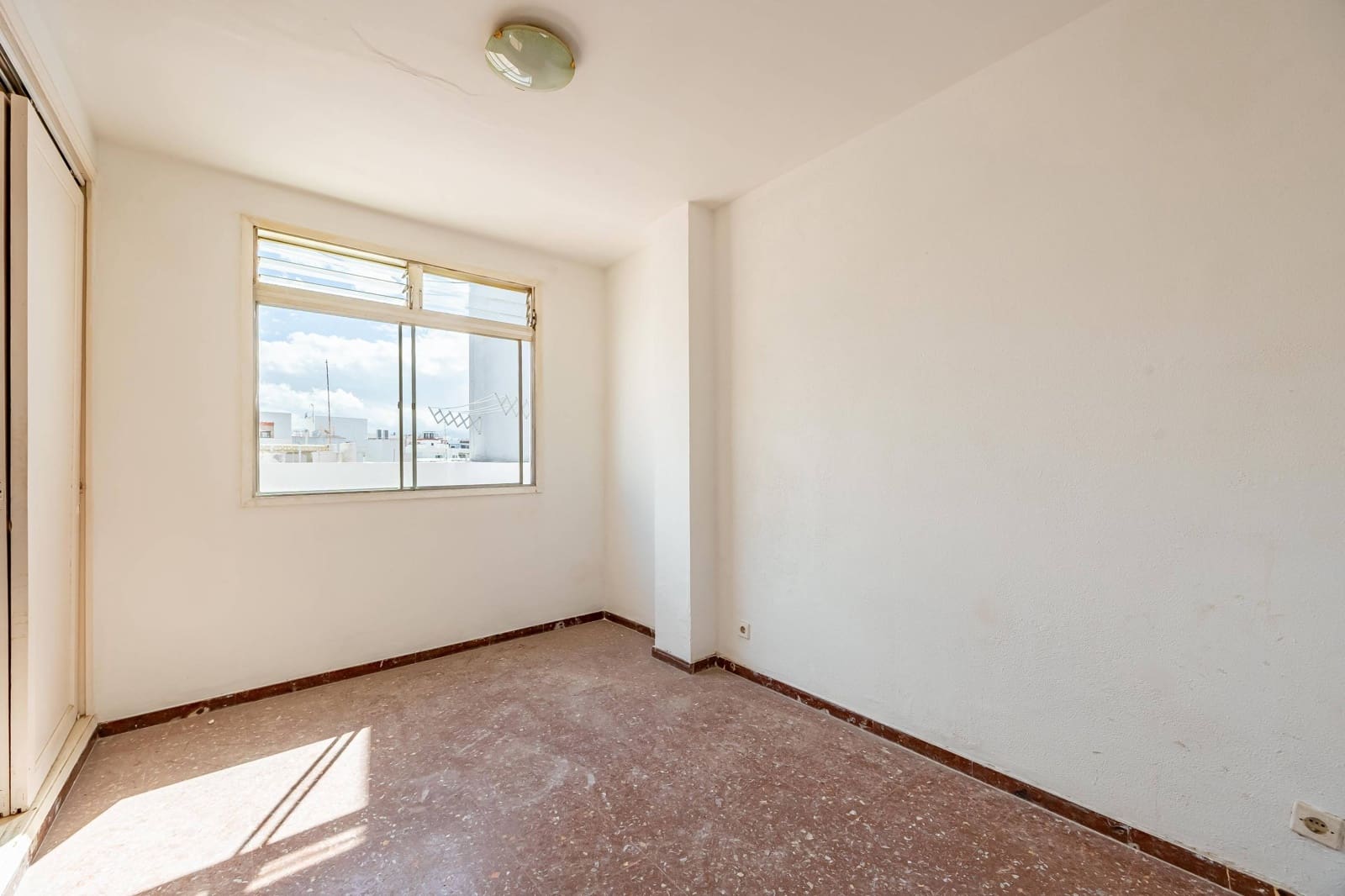 1 bedroom Penthouse for sale in Las Palmas de Gran Canaria with garage - € 350,000 (Ref: 9701640)