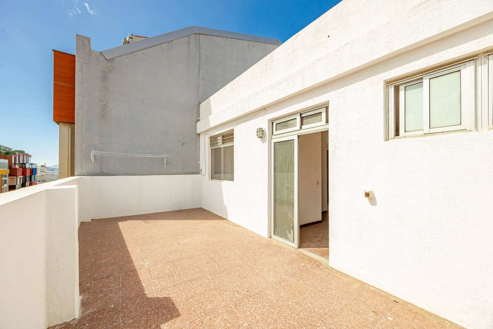 1 bedroom Penthouse for sale in Las Palmas de Gran Canaria with garage - € 350,000 (Ref: 9701640)