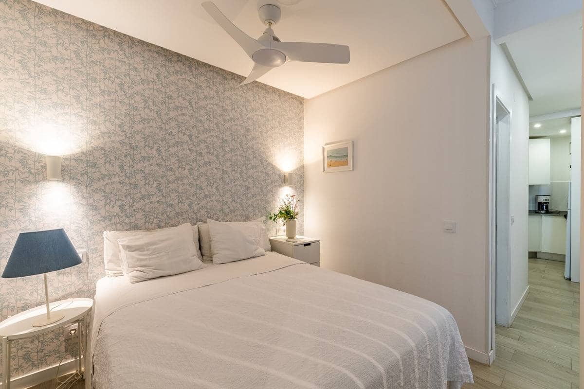 Studio for sale in Las Palmas de Gran Canaria - € 300,000 (Ref: 9711978)