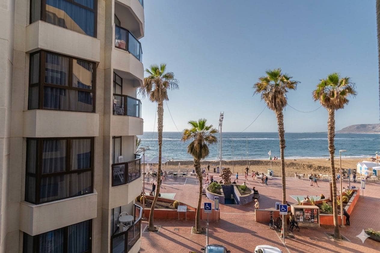 Studio for sale in Las Palmas de Gran Canaria - € 300,000 (Ref: 9711978)