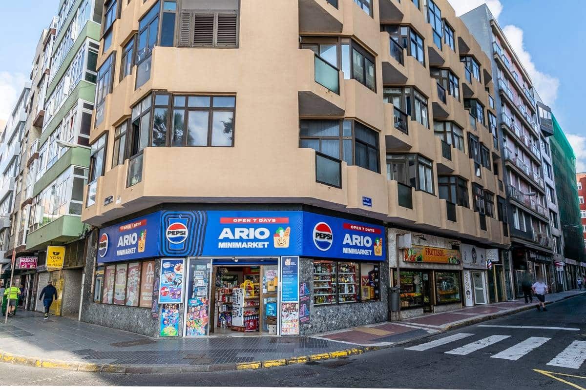 Studio for sale in Las Palmas de Gran Canaria - € 300,000 (Ref: 9711978)