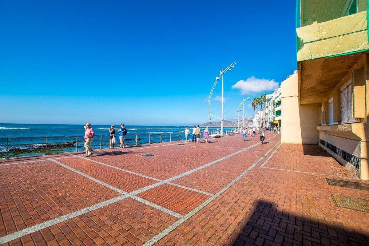 Studio for sale in Las Palmas de Gran Canaria - € 300,000 (Ref: 9711978)