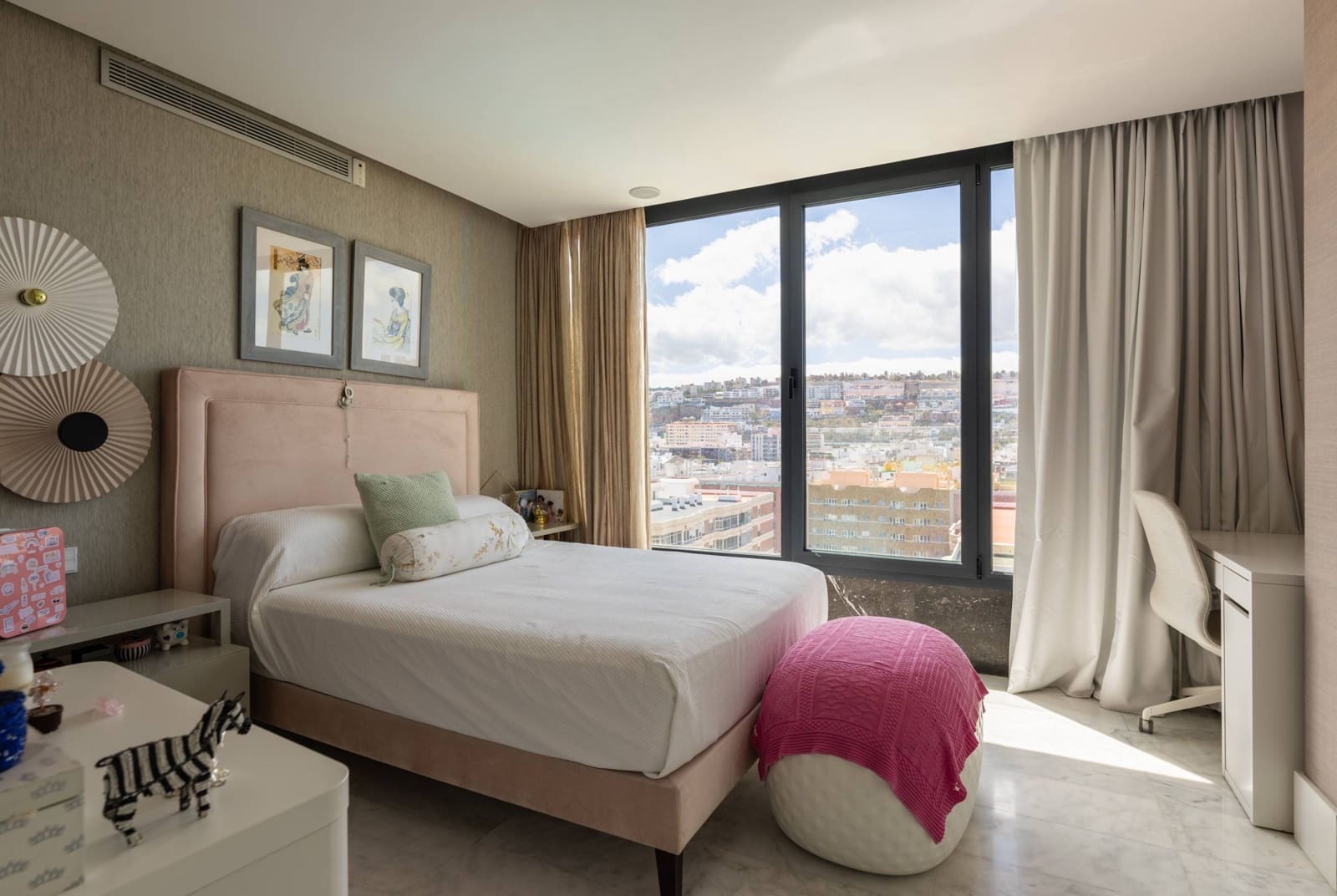 5 slaapkamer Flat te huur in Las Palmas de Gran Canaria met zwembad garage - € 5.900 (Ref: 9714937)