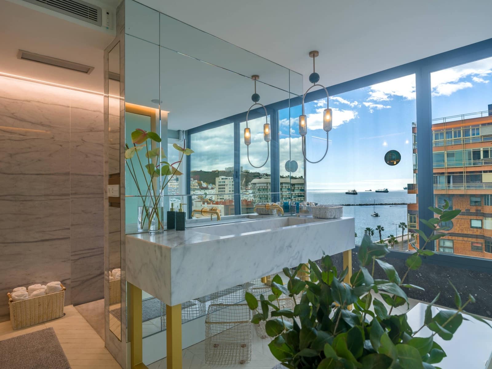 5 slaapkamer Flat te huur in Las Palmas de Gran Canaria met zwembad garage - € 5.900 (Ref: 9714937)