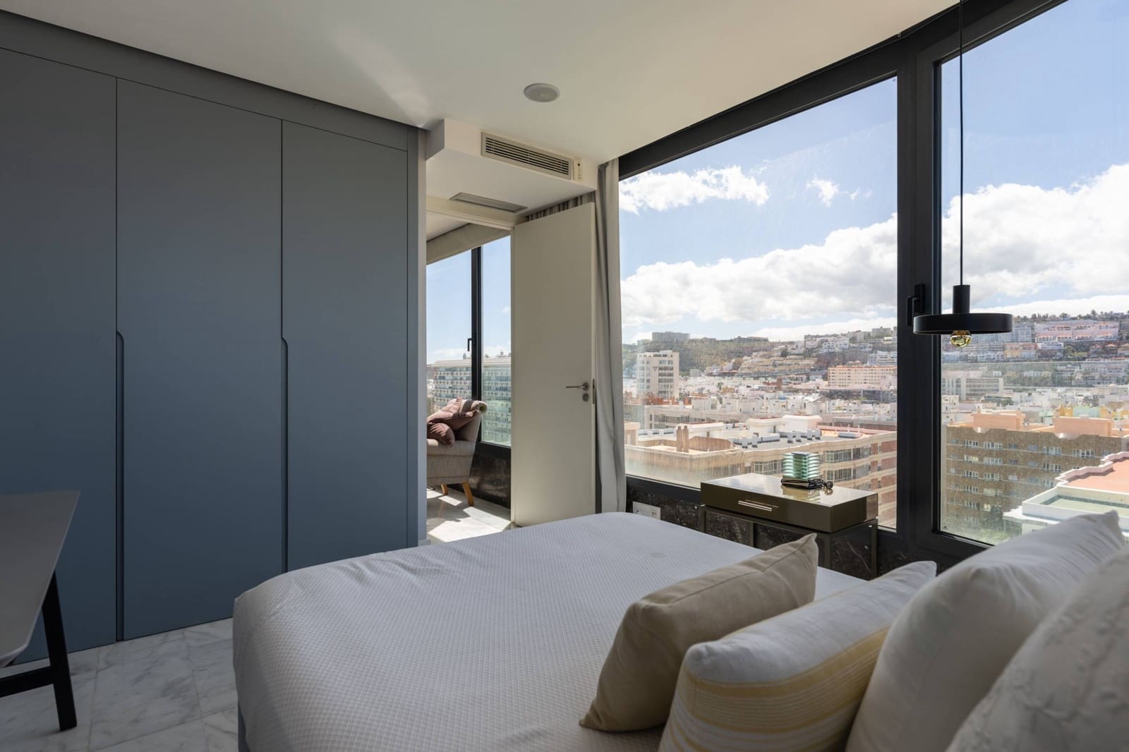 5 slaapkamer Flat te huur in Las Palmas de Gran Canaria met zwembad garage - € 5.900 (Ref: 9714937)