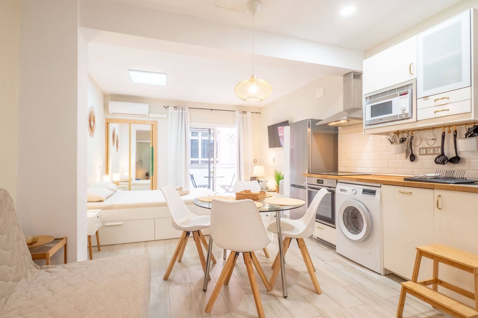 Studio for rent in Las Palmas de Gran Canaria - € 1,000 (Ref: 9726647)