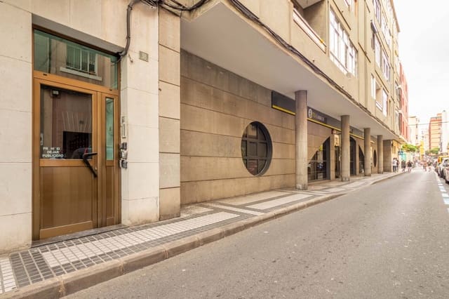 Estúdio para arrendar em Las Palmas de Gran Canaria - 900 € (Ref: 9726647)