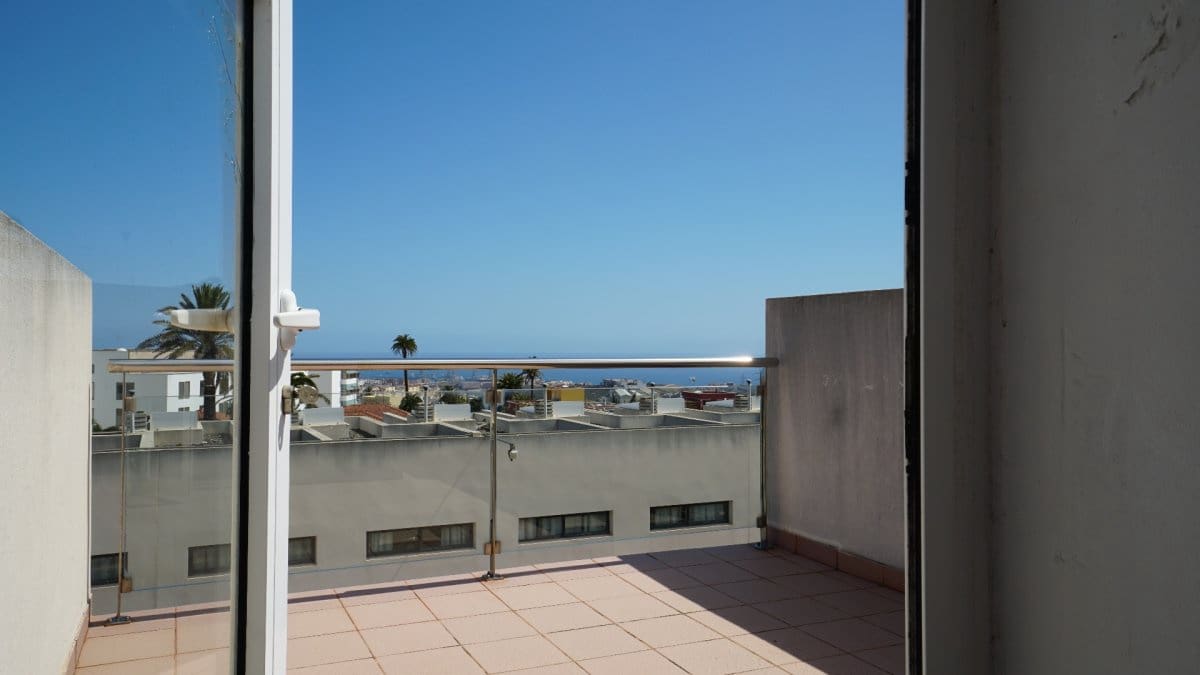 2 bedroom Apartment for rent in Tafira Baja with garage - € 900 (Ref: 9735593)