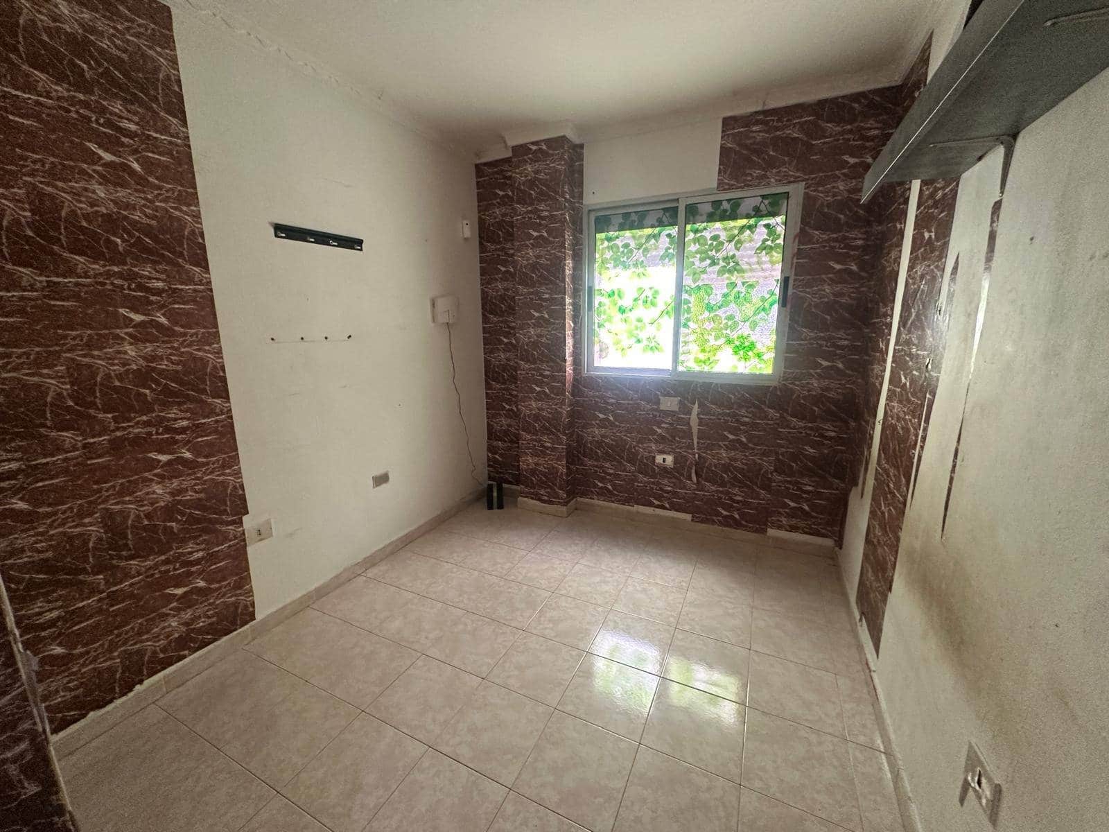 3 soveværelse Lejlighed til salg i Santa Lucia de Tirajana med garage - € 168.200 (Ref: 9744145)