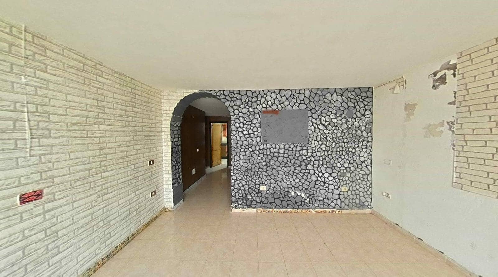 3 soveværelse Lejlighed til salg i Santa Lucia de Tirajana med garage - € 168.200 (Ref: 9744145)