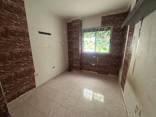 3 sypialnia Mieszkanie na sprzedaż w Santa Lucía de Tirajana z garażem - 168 200 € (Ref: 9744145)