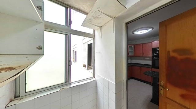 3 sypialnia Mieszkanie na sprzedaż w Santa Lucía de Tirajana z garażem - 168 200 € (Ref: 9744145)