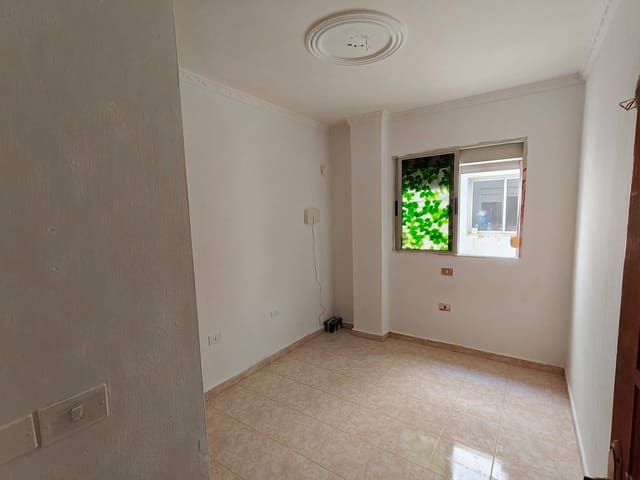 3 sypialnia Mieszkanie na sprzedaż w Santa Lucía de Tirajana z garażem - 168 200 € (Ref: 9744145)