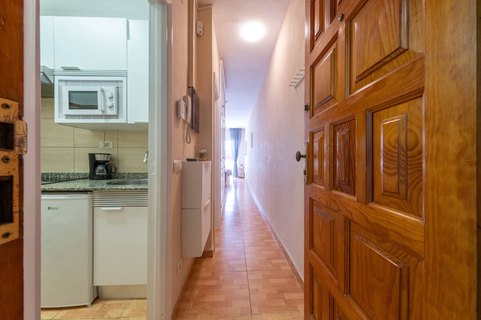 Studio for rent in Las Palmas de Gran Canaria - € 950 (Ref: 9748072)